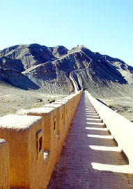 Overhanging Great Wall: 
Gansu - Jiayuguan; 
Travel in Jiayuguan, Gansu 